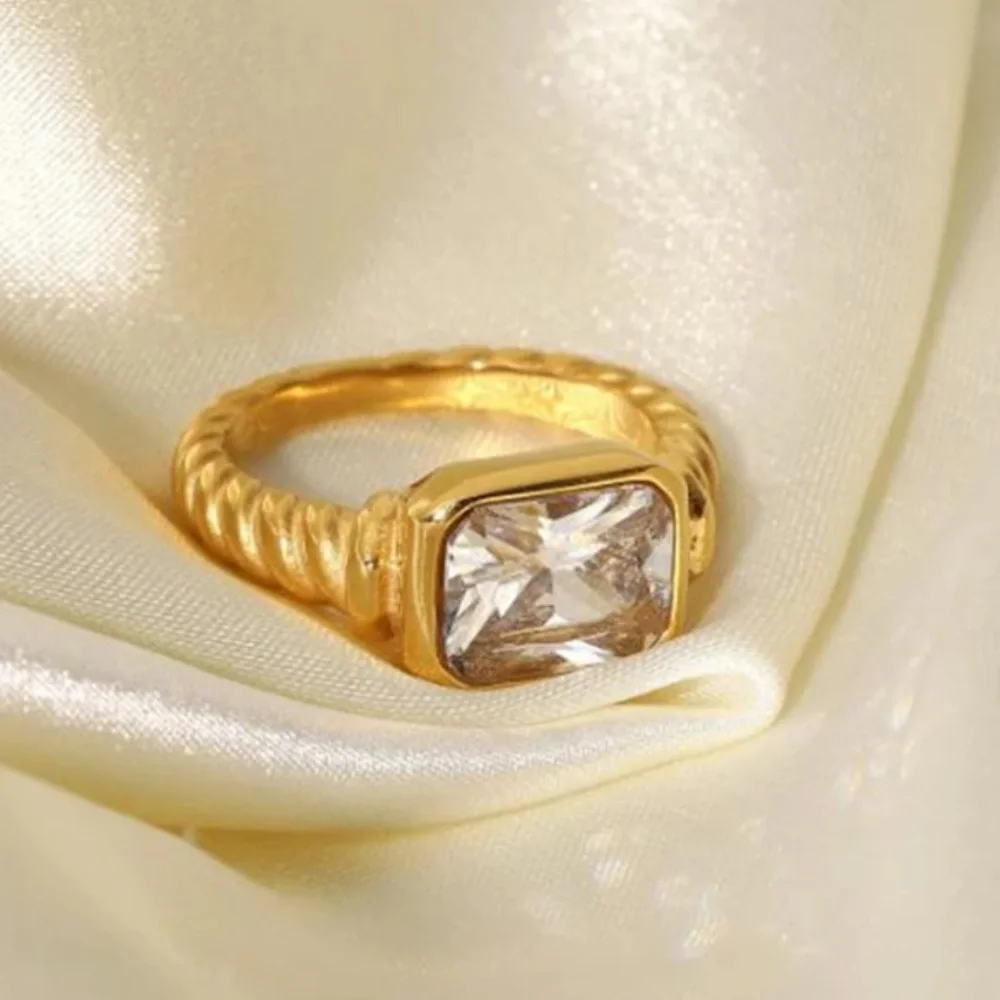 Texture Square Ring - Picture 1 of 4